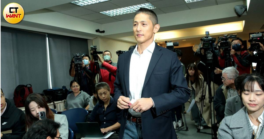 壯闊台灣聯盟創辦人吳怡農積極爭取民進黨提名參選台北市長。（圖／周志龍攝）