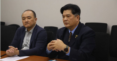 圖說：聯光通成立於1984年，為台灣老牌光纖通訊基礎建設與系統整合服務大廠；隸屬於台灣鋼鐵集團旗下，主要客戶包括主流電信商、台電、台鐵及高公局等政府機關。右為聯光通董事長林郁昌，左為總經理賴浩民。（圖／聯光通提供）