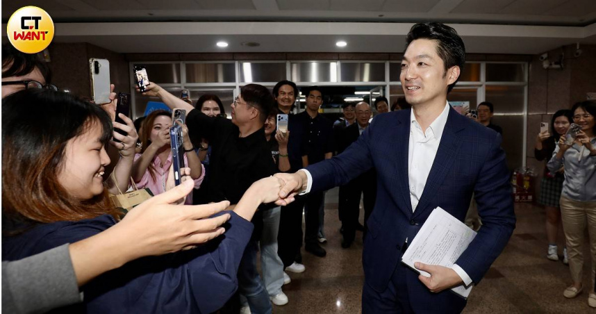 蔣萬安表示，希望大家共同努力，來達成對於台北市以及台灣未來長遠發展很重要的關鍵抉擇。（圖／方萬民攝）