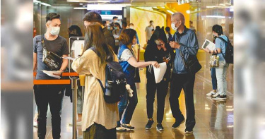 錢櫃大火百餘死傷者家屬護權 不滿練台生無企業家風範