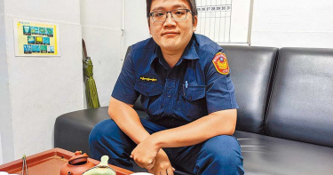 天天研究樓鳳賣淫訊息拿到碩士 派出所員警成「色情專家」