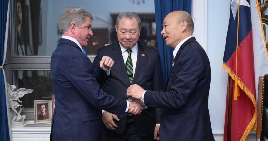 立法院長韓國瑜（右一）美東時間21日在駐美國代表處俞大㵢（中）大使等同仁陪同下，率代表團前往美國聯邦眾議院及參議院大廈馬不停蹄穿梭拜訪，共計會晤了24位美國眾議院「國會台灣連線」核心成員及跨黨派重要友台參議員。（圖／立法院提供／中國時報陳薏云台北傳真）