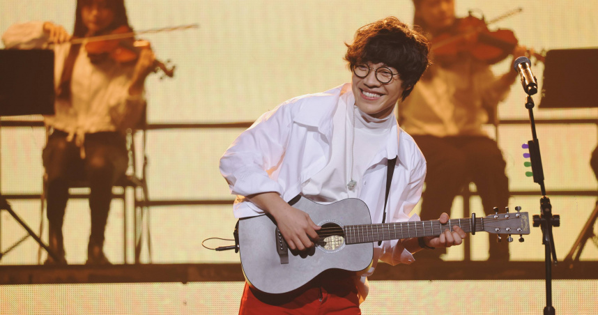 盧廣仲演唱個人首張創作專輯曲目〈100種生活〉。（圖／文總提供）