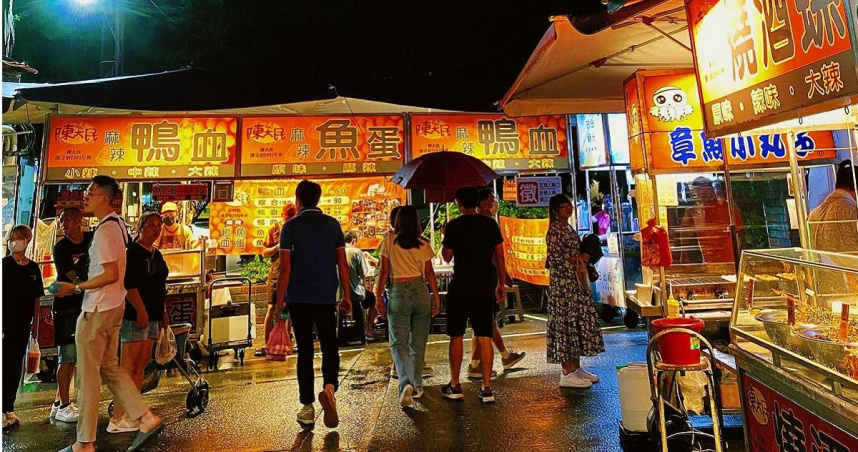 一名網友於網路社交平台發文，宣稱自己的朋友逛台南花園夜市遭到外勞拖走，引起人心惶惶。事後卻被警方證明是假消息。（圖／翻攝FB／台南花園夜市）