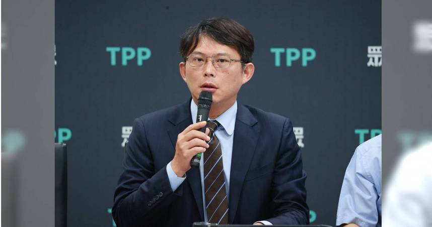 民眾黨主席黃國昌表示，行政院院長現在講話比較像是幫派的幫主，不太像是一個依法行政的行政院長。（圖／報系資料庫）