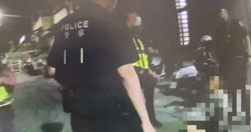 台南1名精障男闖入女租客住處，警方逮捕後強制送醫，並建請醫師長期安置治療。（圖／翻攝畫面）