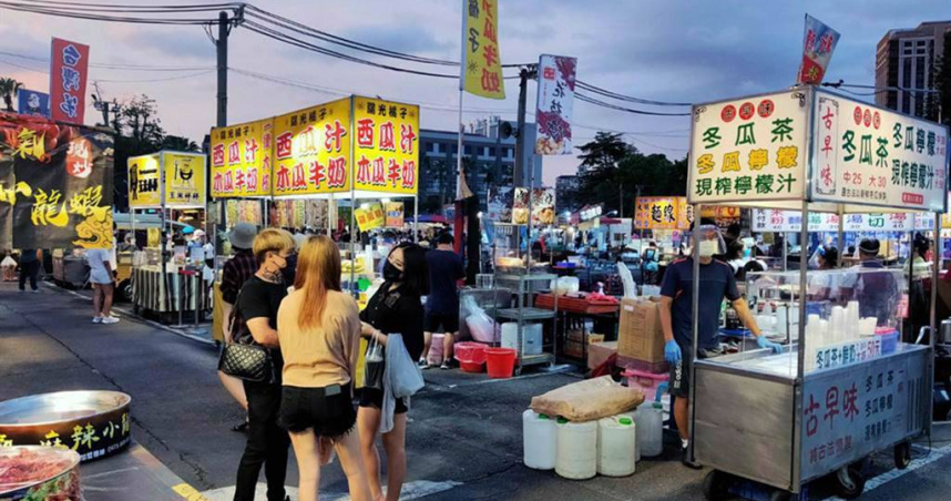台南「大東夜市」因政府重新標租，分成2個夜市。（圖／報系資料照）