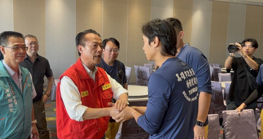 嘉義縣長翁章梁感謝高雄市府人員支援救災及復原。（圖／高雄市政府提供）