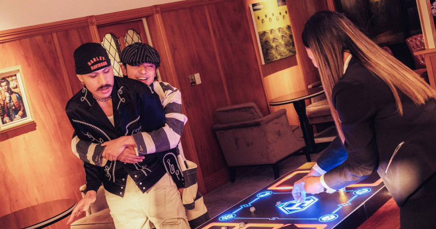 黃宣與陳柏霖在《出去一下What A Trip》培養出革命情感。（圖／出去一下提供）