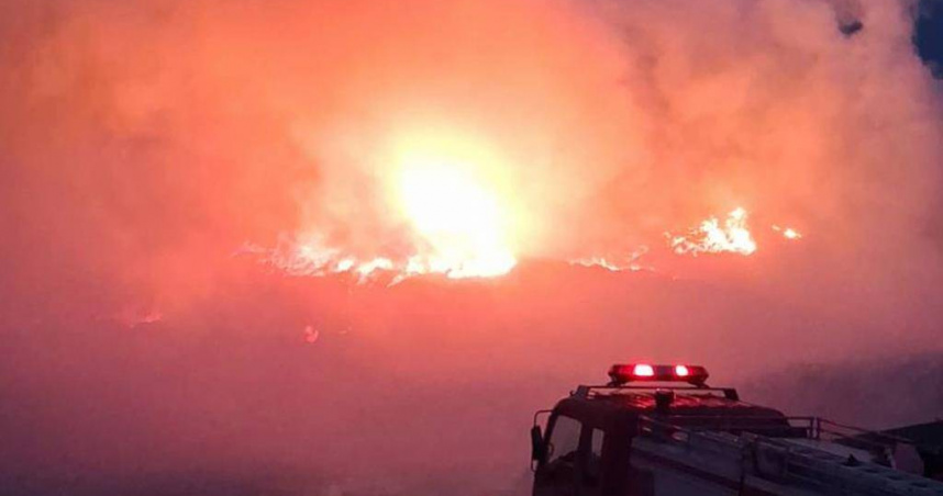 花蓮市美崙地區垃圾淹埋場再起大火。（圖／民眾提供）