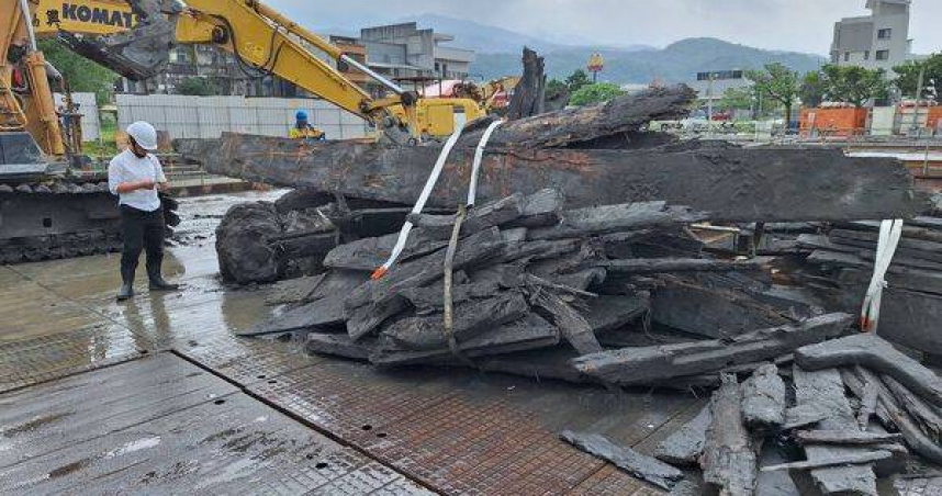 頭城疑現古沉船遺跡專家12月解謎真相。（圖 ／翻攝畫面）