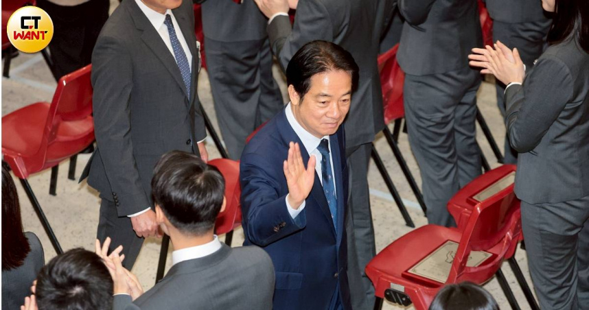 總統賴清德針對藍營擬先行放行TPASS等新興計畫預算表示，中央政府總預算環環相扣理應必須全案一併審查。（圖／黃耀徵攝）