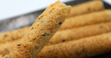 李婉萍提醒，3根傳統的原味蛋捲含糖約14克，等於吞下了4條糖包。（示意圖／photoAC）