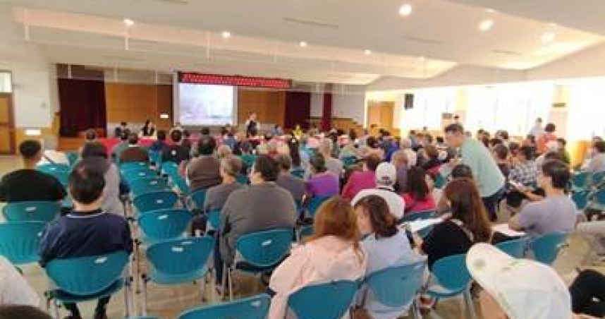 台中捷運藍線公開展覽前座談會登場，說明用地變更與補償機制。（圖／台中市政府提供）