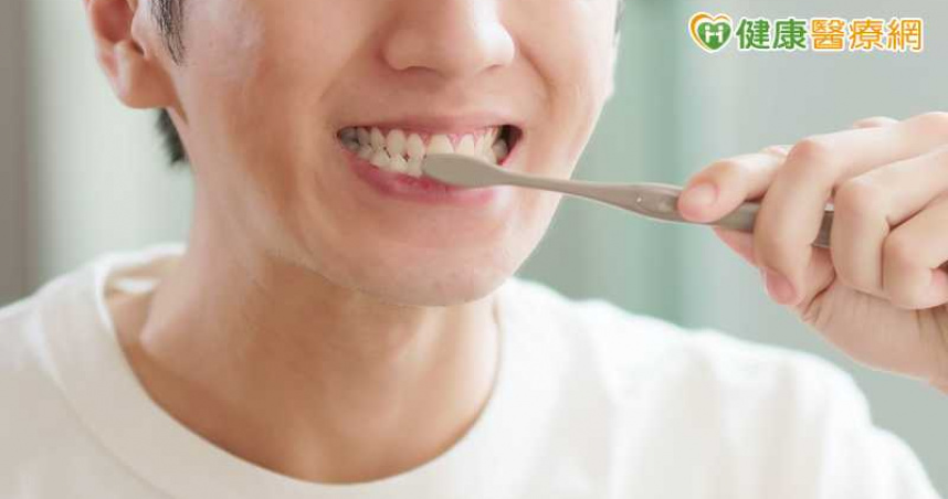 喝咖啡前刷牙反而不利　醫建議留給唾液膜一點時間