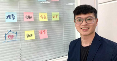 朱立倫高顏值幕僚一個問題 引發周玉蔻噴嗆網友「我CIA」