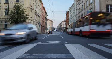 台灣為擺脫行人地獄實施新制，「未禮讓」標準卻頻頻惹議。（示意圖／pixabay）