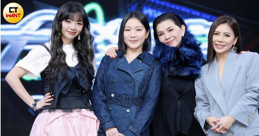 艾怡良（右起）、張清芳、Sandra、木木，一同出席《大學聲YOUNG VOICE》首錄記者會。（圖／侯世駿攝）