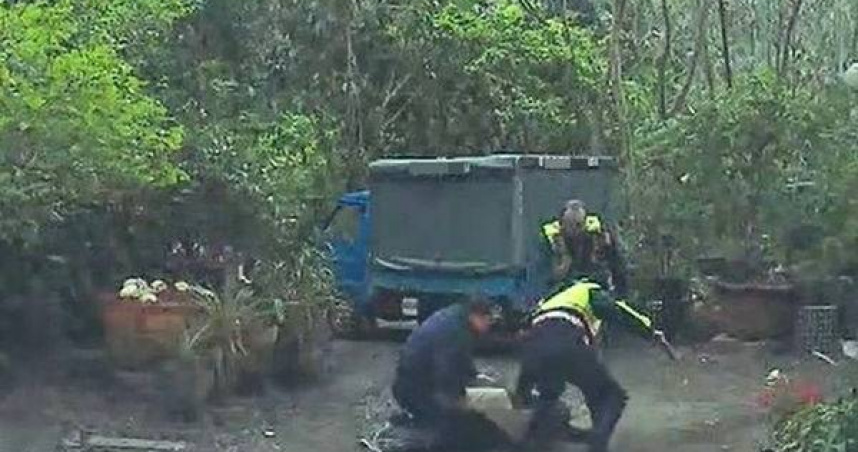 酒駕竊車男跨縣逃亡坪林遭逮捕。（圖／翻攝畫面）