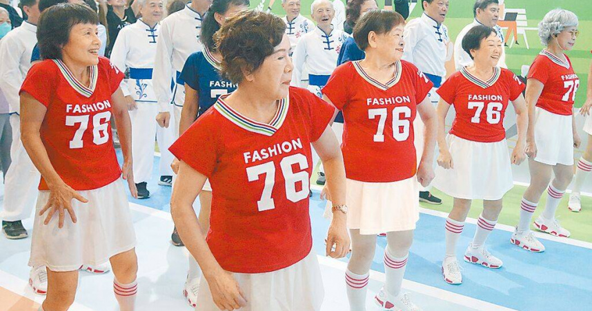 為因應高齡化社會，立法院財政委員會調整長照扣除額從現行的12萬提高到最高36萬元。圖為「第二屆高齡健康產業博覽會」8日在台北世貿一館登場。（圖／中國時報趙雙傑攝）