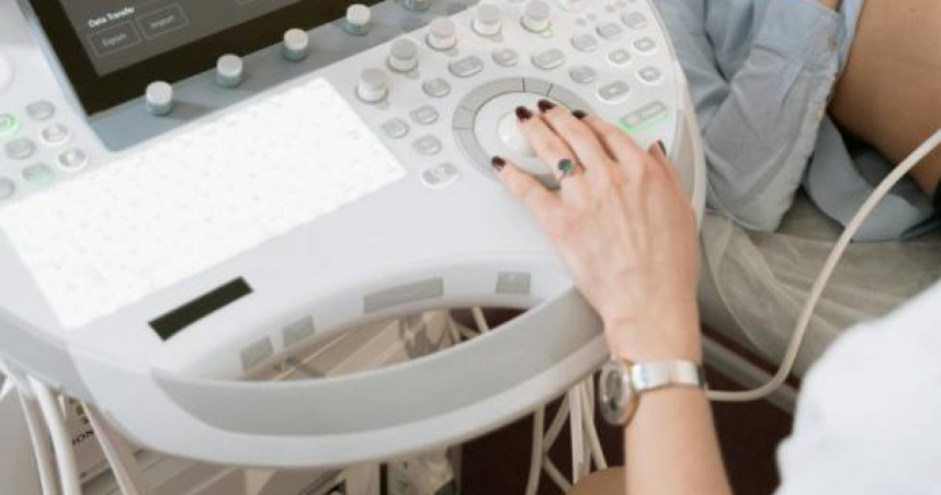 杭州一名婦人下肢浮腫，以為只是變胖，結果檢查出來竟是懷孕。（示意圖／翻攝自pexels）