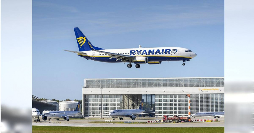 瑞安航空（Ryanair）一架班機日前起飛後發生驚悚事件，引起成況恐慌。（示意圖，非當是班機／Pixabay）