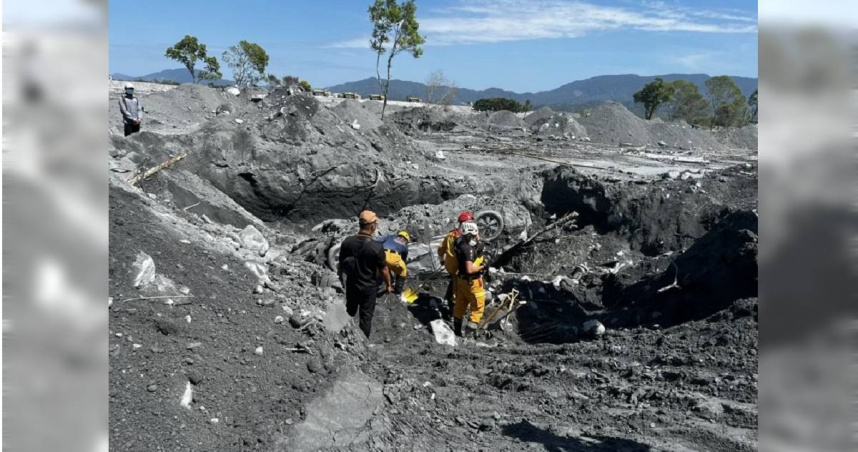 砂石場黃姓老闆娘失蹤下落不明，搜救人員8日也在砂石場周邊尋獲老闆娘的車輛，裡面確定有人。(圖／翻攝畫面)