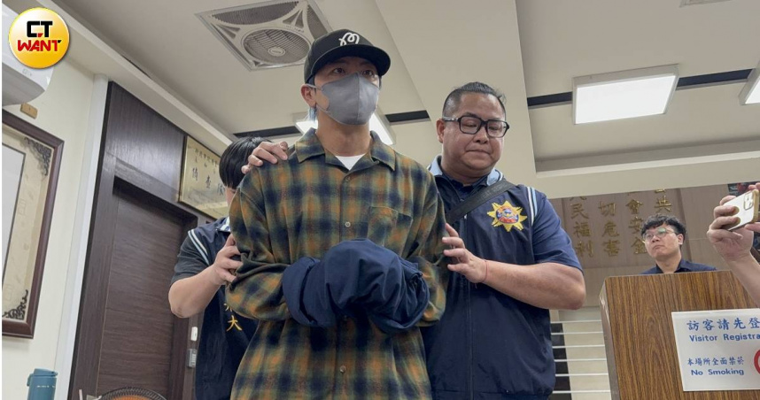 坤達花了2、30萬找上閃兵集團，一樣是透過「血壓異常」來免役。（圖／沈建邦攝）