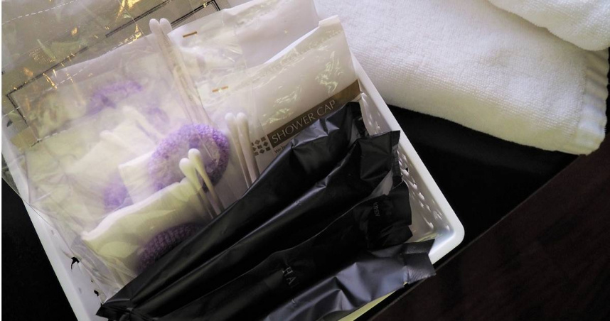 專家表示，住飯店有一樣免費物品會被忽視，那就是浴帽。（示意圖／photoAC）