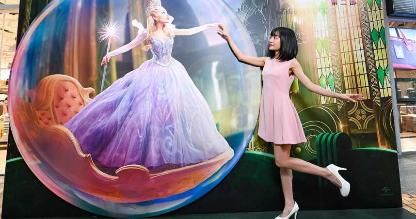 《魔法壞女巫：第二部》推出期間限定電影主題裝置區。（圖／環球影業）