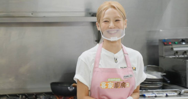 擔任二廚的孝淵與同隊的温昇豪相處十分融洽。（圖／中天提供）