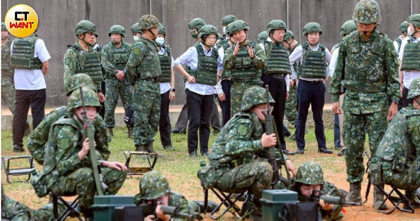 我方對美軍購至今仍有高達300億美元品項付款後尚未交付。圖非當事人與軍品。（示意圖／黃耀徵攝）