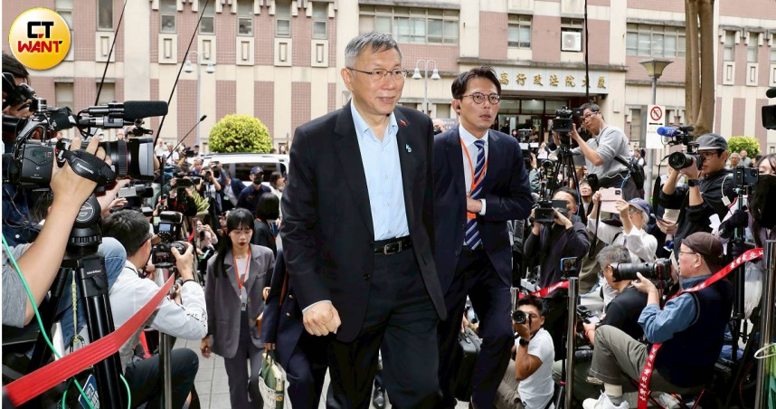 京華城案一審宣判，前台北市長柯文哲則遭判刑17年，褫奪公權6年。（圖／方萬民攝）