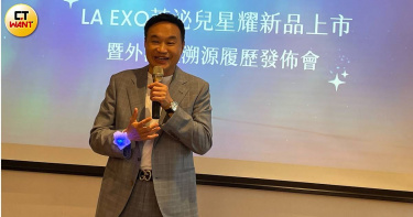 陞醫生技15日宣布推出「外泌體溯源履歷」，並推出新產品系列，將於官網、MOMO、蝦皮等店商平台上架銷售。圖為陞醫生技董事長謝儒生。（圖／李蕙璇攝）