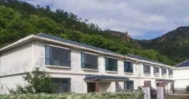 買豪宅不想住?超大別墅空10年淪廢墟 「屋主現身」原因有洋蔥