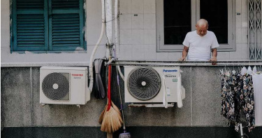 住頂樓「捨不得開冷氣」!老太太熱暈送醫…肛溫狂飆攝氏45度