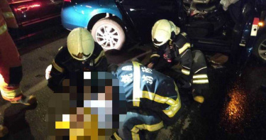 中壢普忠地下道4車連撞 7人受傷3送醫