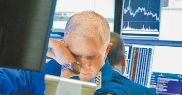 疫情升溫、美股基金慘!大失血258億美元 寫下歷來第三高紀錄