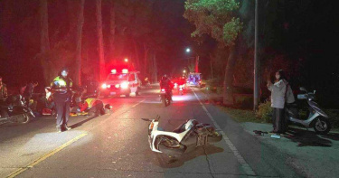 車頭全撞爛!金門爆機車連環車禍 2車4人傷