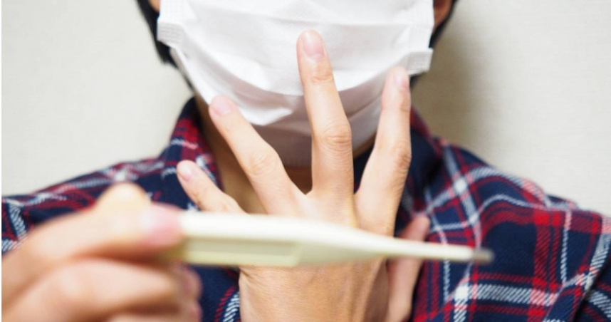 哥倫比亞航空一名男機師賈西亞（Jaimes García）建議民眾，有感冒症狀時應取消行程，否則可能在機上傳染病菌，最嚴重還會導致耳膜破裂。（示意圖／PhotoAC）