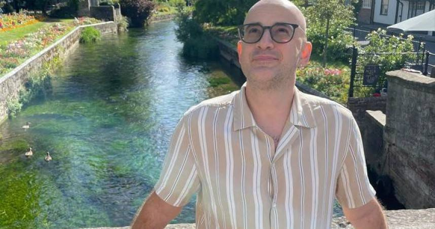 「台灣女婿」吳鳳來台發展數十年，有多年導遊、主持旅遊節目的經驗。（圖／翻攝自吳鳳 Rifat臉書）