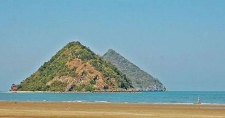 「Koh Nom Sao」島嶼因外型很像女性胸部而得名，距離泰國本土僅約1公里，搭船約10分鐘可抵達。（圖／翻攝自X／ChomSomchai X）