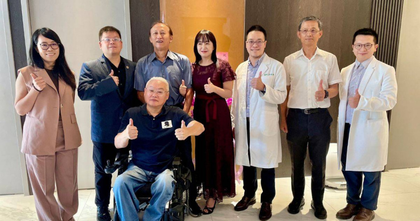 六順醫療體系在台中霧峰設立中台大舜診所，總院長王新民（左三）耗時三年打造完成，將為中台灣民眾帶來更便利的中風與心腦血管治療資源。（圖片提供／中台大舜診所）