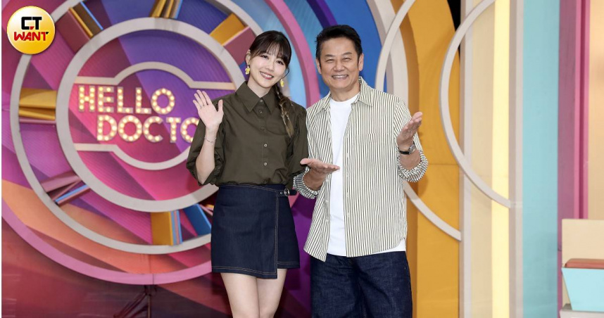 嚴立婷（左）、徐乃麟出席《醫師好辣》十週年記者會。（圖／侯世駿攝）