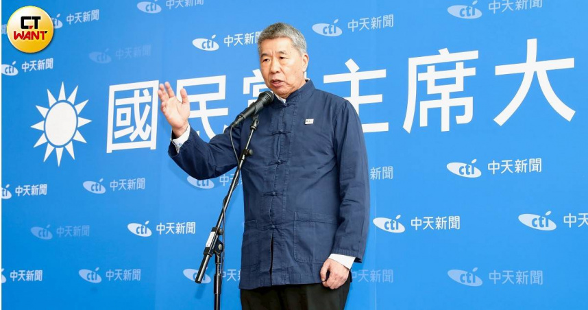 國民黨主席候選人張亞中出席中天新聞舉辦「國民黨主席大辯論」。（圖／方萬民攝）