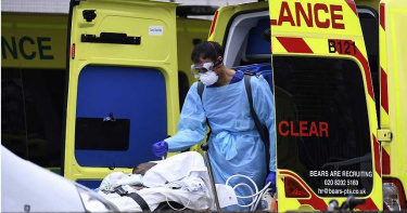 停屍間擺不下了…醫護扛遺體撞見「熟悉臉孔」情緒混亂崩潰