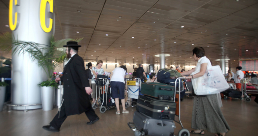 全球最嚴密的本古里安機場，竟遭13歲男童無證潛入登機，引發航空安檢危機。（圖／達志／美聯社，下同）