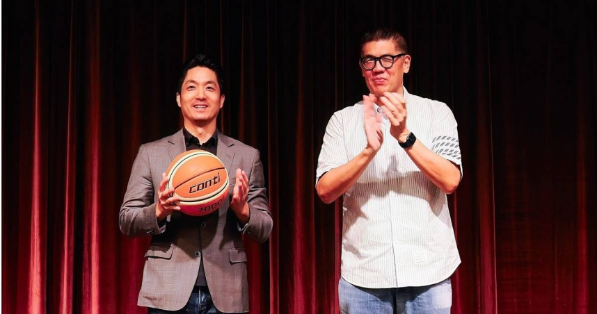 國民黨副主席連勝文（右起）近期因主責國民黨主席改選及交接事宜再度躍上公眾視野，外傳在2026年台北市長蔣萬安連任後，連勝文打算先以不分區進攻立法院、再徐圖2030二拚台北市長大位。（圖／翻攝自青發會董事長連勝文臉書）