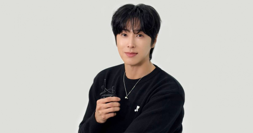 東方神起隊長允浩出道22年推出個人正規專輯。（圖／SM Entertainment提供）