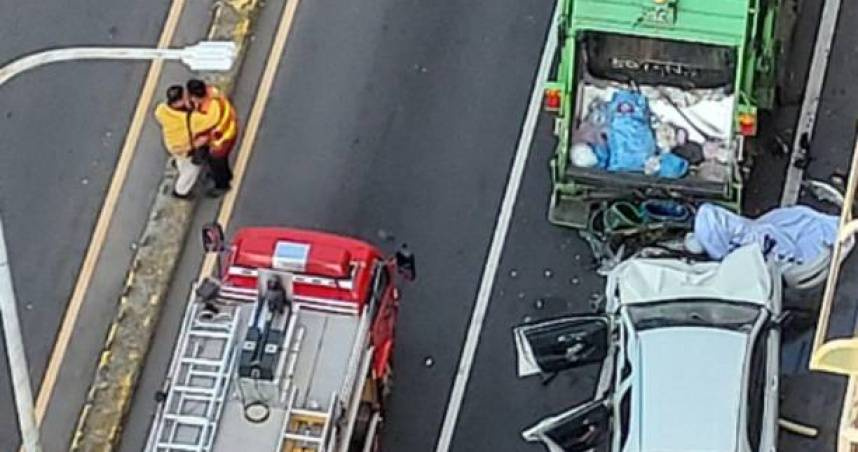 香酥鴨店「扒趴鴨」鄭姓老闆駕車撞死23歲陳姓女清潔隊員。（圖 ／翻攝畫面）